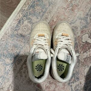 Nike Sun Club Air Max Women Size 7.5